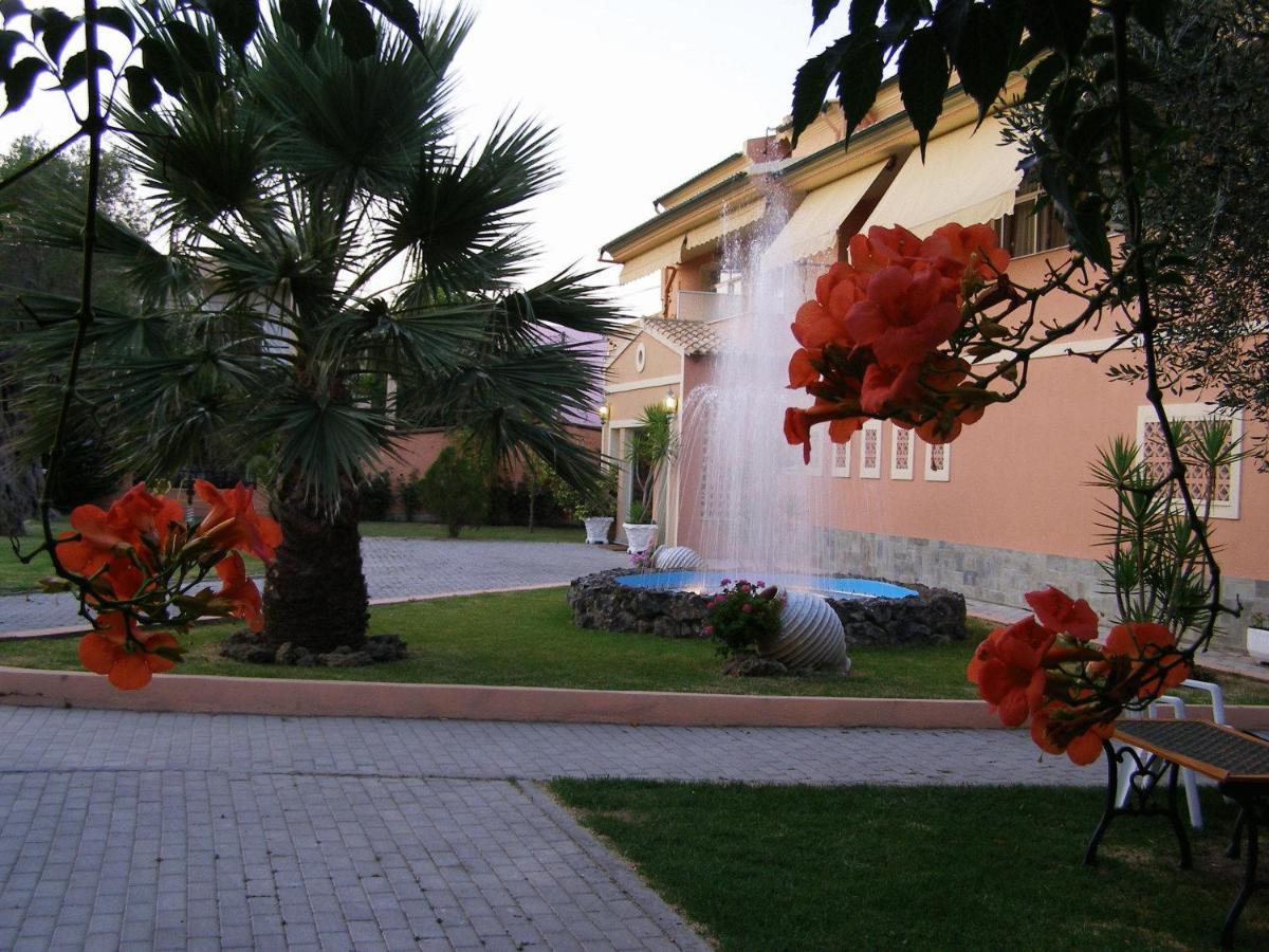 Christina Hotel Mesongí Esterno foto