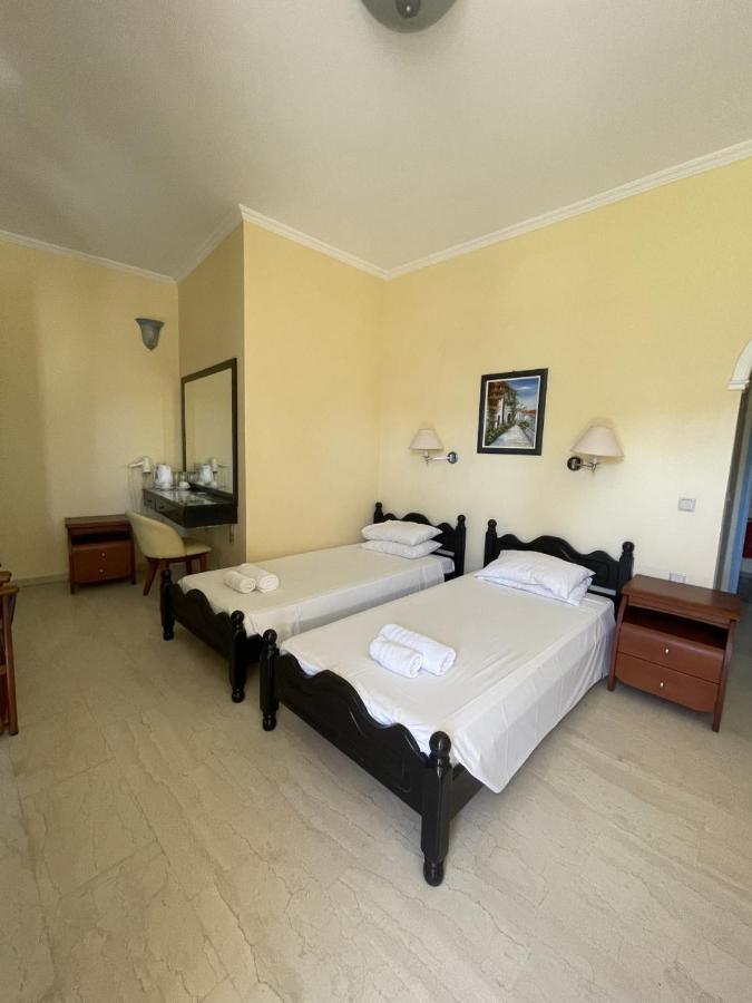 Christina Hotel Mesongí Esterno foto