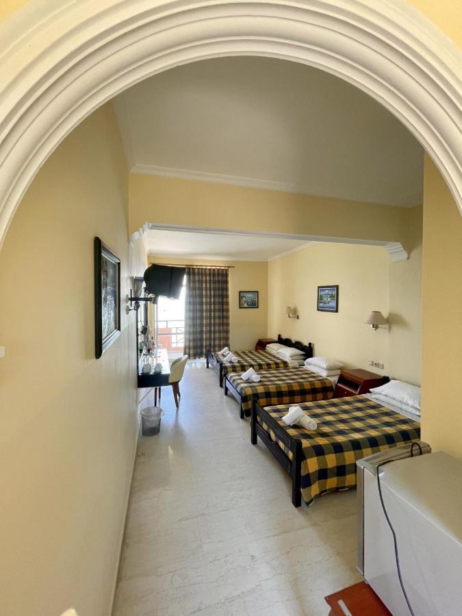 Christina Hotel Mesongí Esterno foto